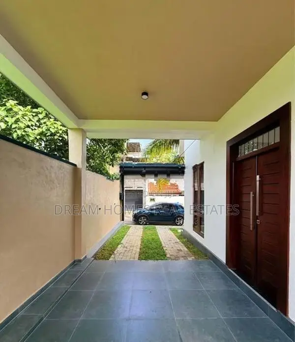 Modern Luxury House for Sale – Pannipitiya (Kanvin City)