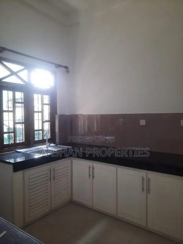 First Floor House For Rent In Boralesgamuwa (with Furniture )