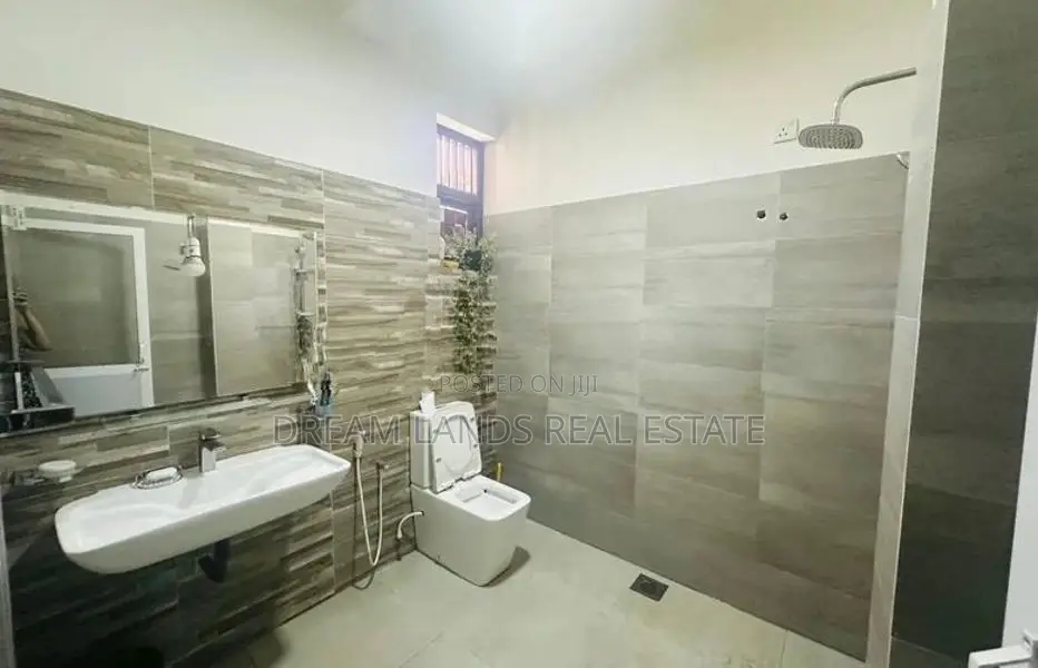 Upper floor for rent in Nugegoda