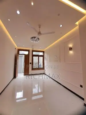 semi furnished House for rent in Colombo 05