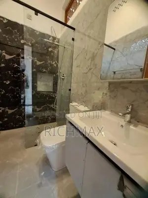 semi furnished House for rent in Colombo 05