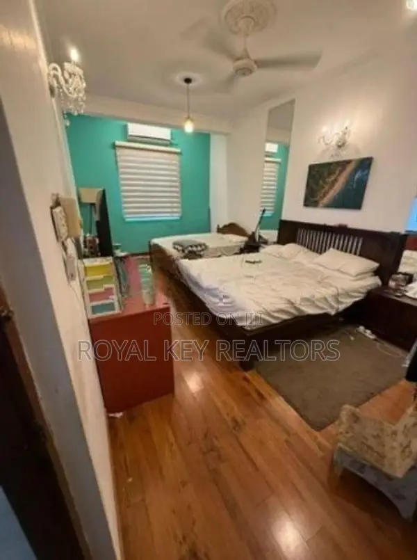 🏡 05 Bedroom Furnished House for Rent In Colombo