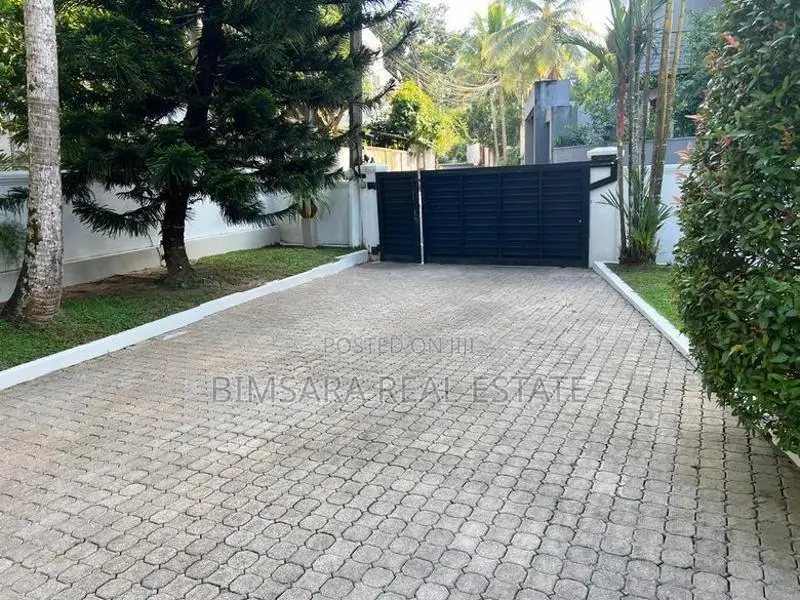 50 Perch Land in Akuregoda – Prime |sl14861