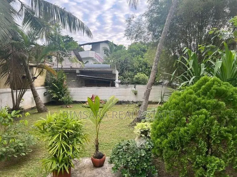 50 Perch Land in Akuregoda – Prime |sl14861