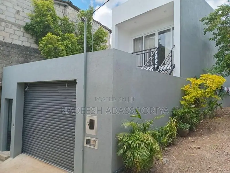 Upstairs House Battaramulla