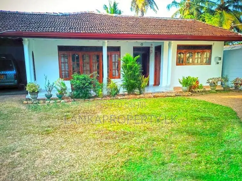 Prime House with Land for Sale – Battaramulla / Pelawatta Junction Are