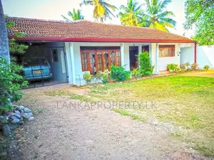 Prime House with Land for Sale – Battaramulla / Pelawatta Junction Are