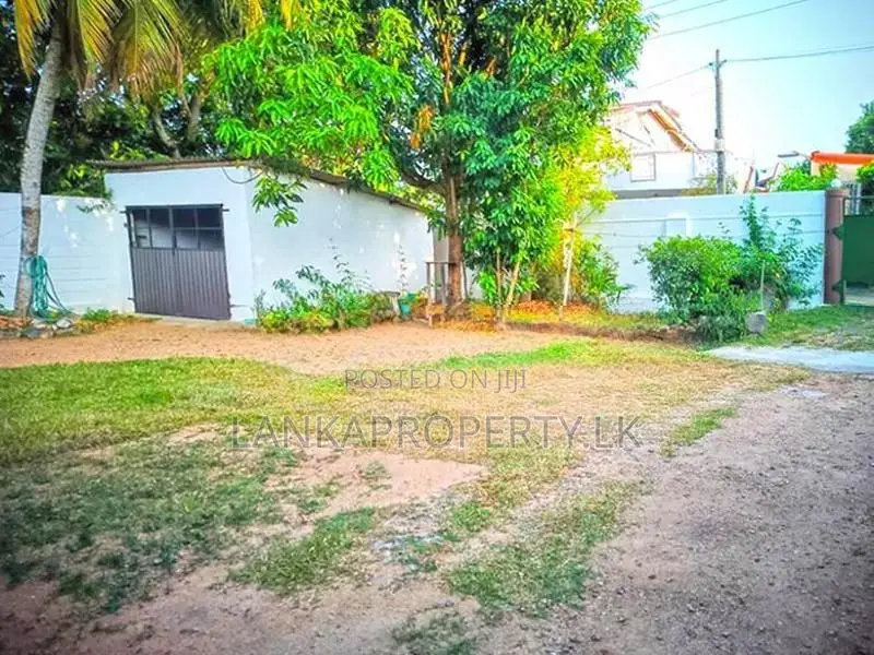Prime House with Land for Sale – Battaramulla / Pelawatta Junction Are