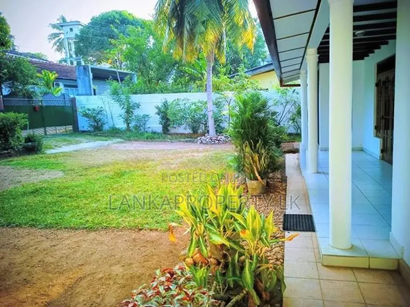 Prime House with Land for Sale – Battaramulla / Pelawatta Junction Are
