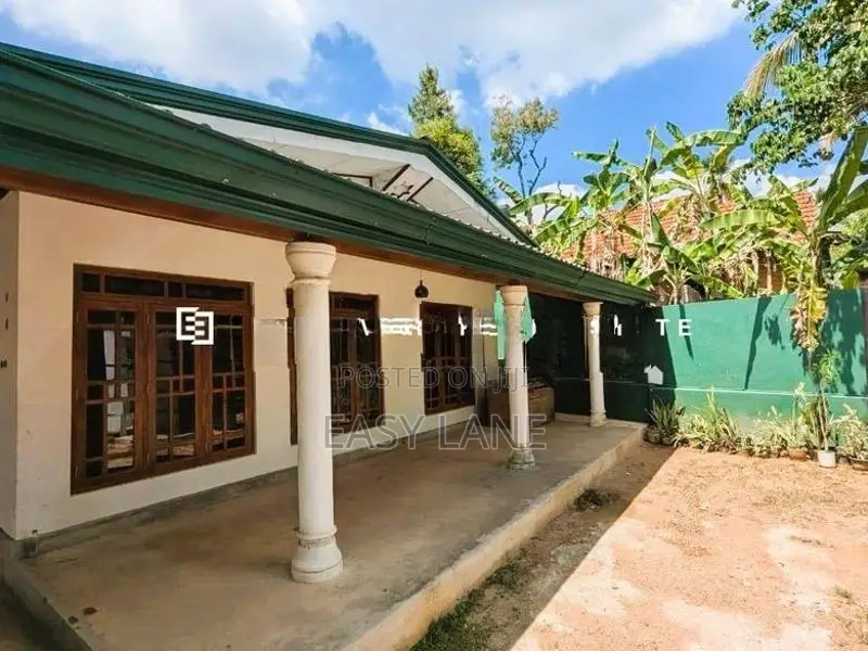 රාගම බටුවත්ත මිහිදු මාවතෙන් අංගසම්පූර්ණ නිවස