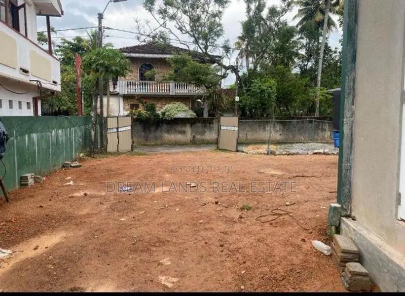 COMMERCIAL BUILDING FOR RENT IN GAMPAHA (SP1320)