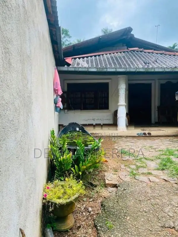 2 house for sale maddegoda road polhena ganemulla