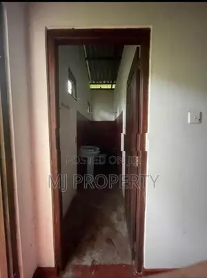 (GS-1080) Valuable Residential Bare Land With House Sale in Meegoda