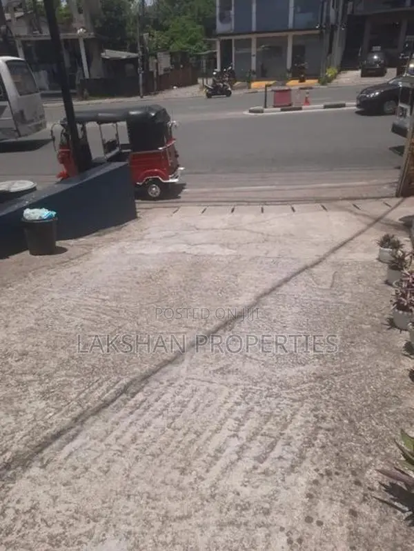 Land For Sale In Boralesgamuwa Junction