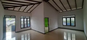Upstairs House For Rent in Kotikawaththa