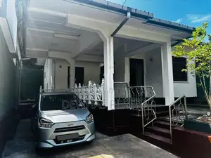 housevfor sale tewatta road kanddaliydda paluwa ragama