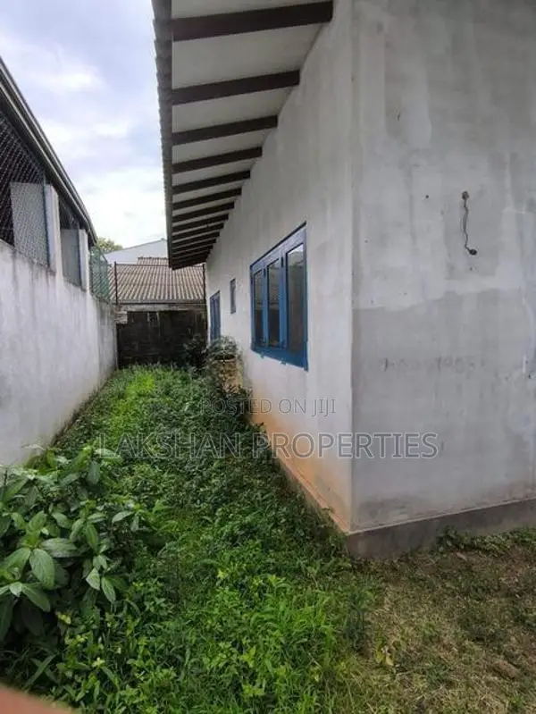 Land For Sale In Nugegoda නුගේගොඩ