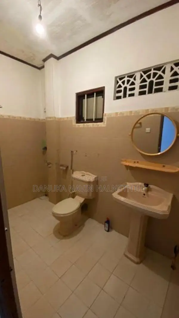 Spacious 3BR Apartment Private Floor for Rent – Rathmalana