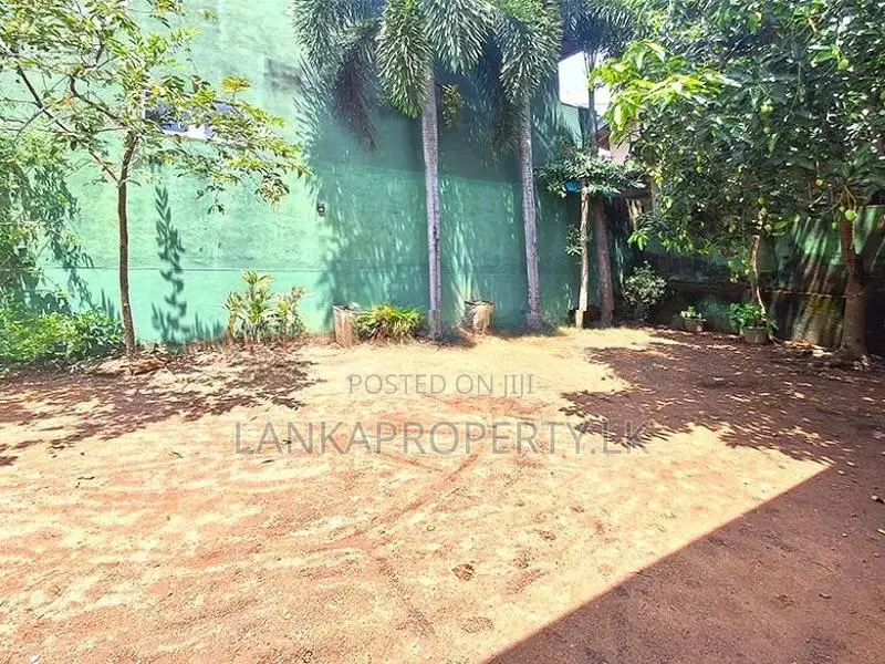 Land with Basic House for Sale in Samagi Mawatha, Thalahene, Malabe
