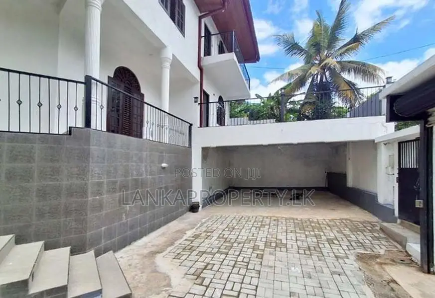 Recently Renovated Two-Storey House for Sale – Ihala Yagoda, Gampaha