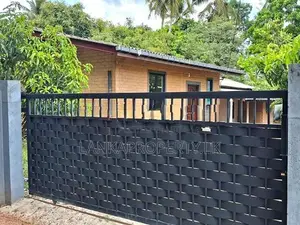 Residential Land with House for Sale – Yakkala