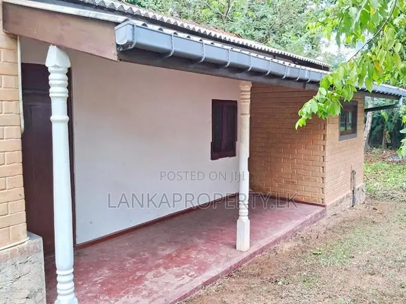 Residential Land with House for Sale – Yakkala