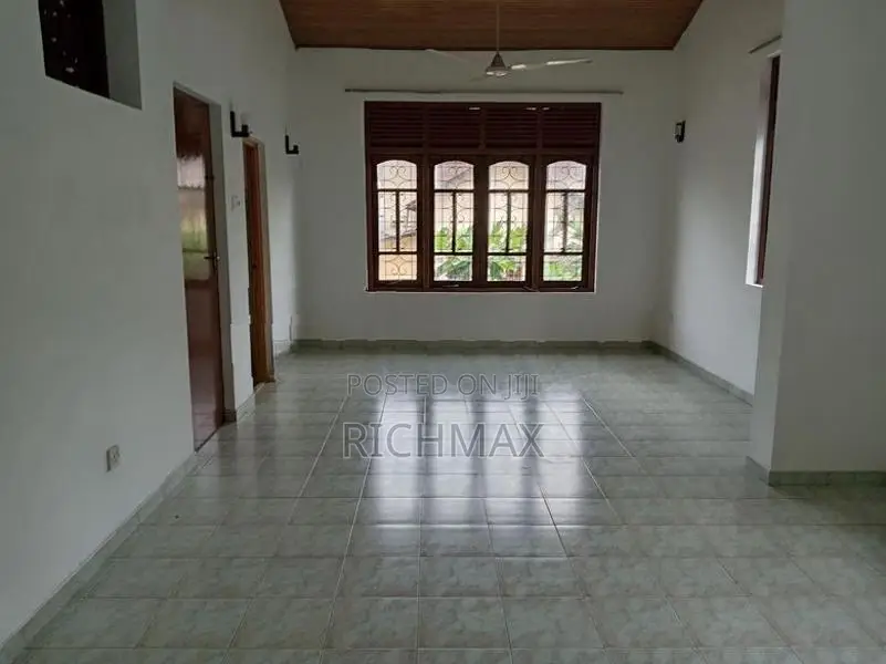 Two storied house for rent in Colombo 05
