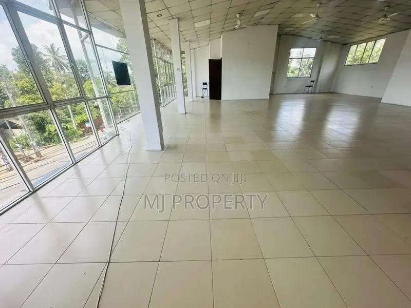 ( YC-1065) Valuable Commercial Shop Space Rent in Godagama