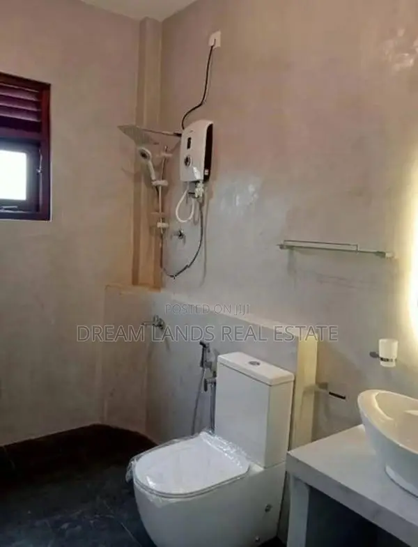 Newly nuilt upstair for rent kottawa