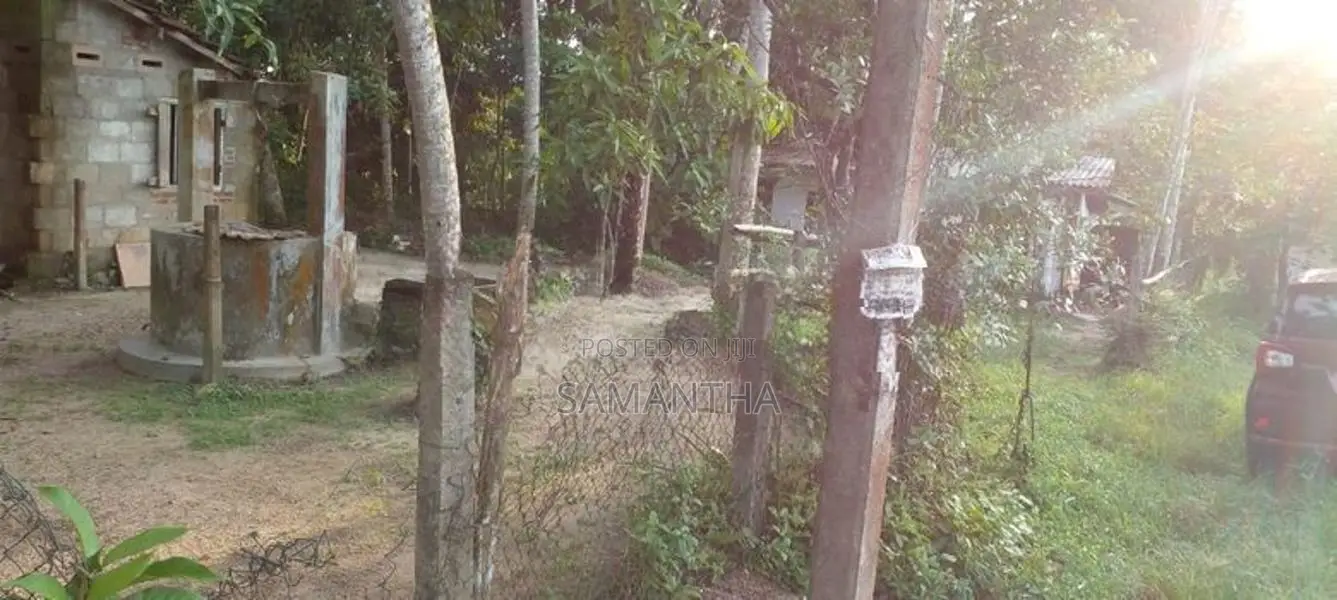 දොම්පෙ- සමනබැද්ද පදිංචියට අගනා ඉඩම විකිණීමට.