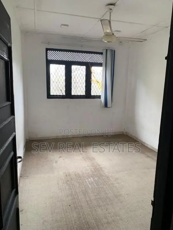 Four Bedroom Condominium Property For Sale in Battaramulla