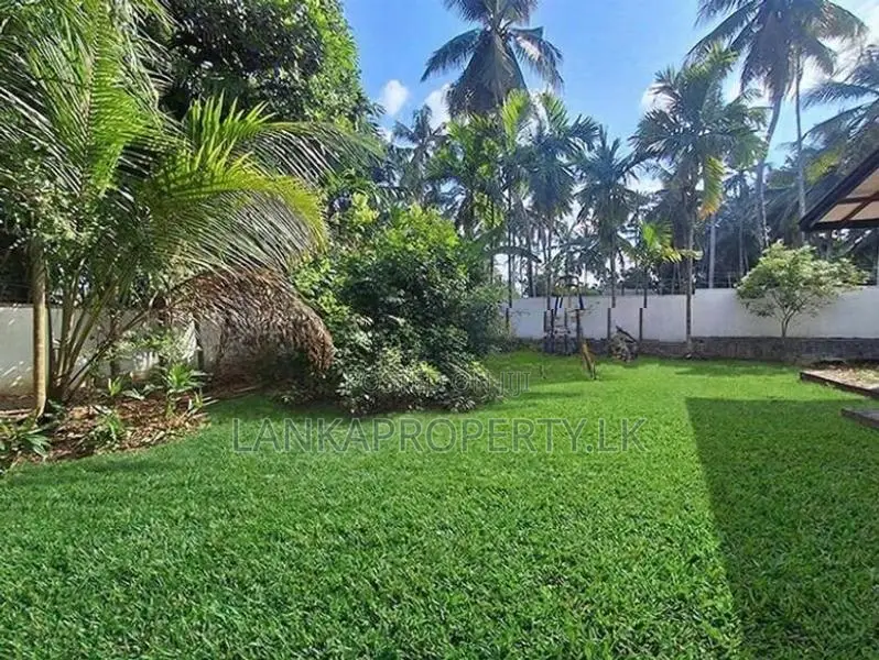 Brand New Two-Storey House for Sale in Weliweriya.