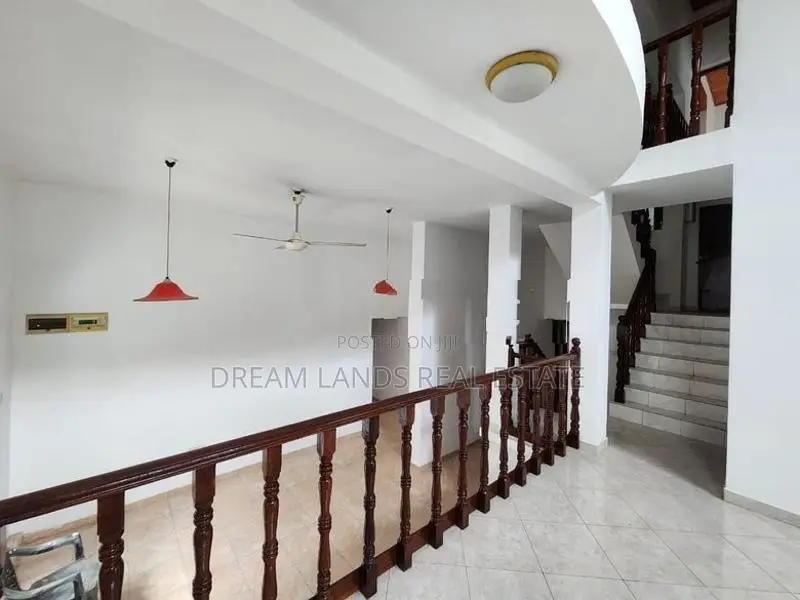Newly built upstair unite for rent Homagama