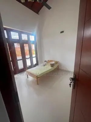Newly built upstair unite for rent Homagama