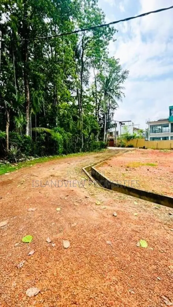 Residential Land for Sale in Gangarama Road, Boralesgamuwa