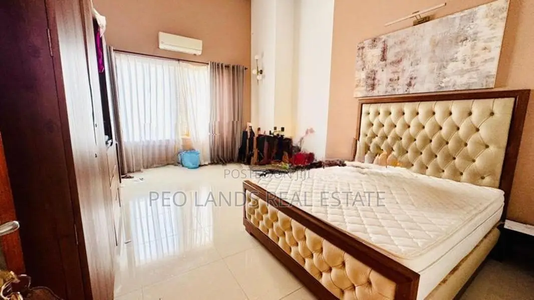(SH1240) Luxury Three Storey House for Sale in Rajagiriya