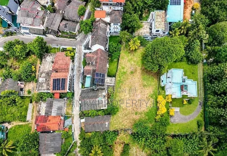 11,11 and 12 Perches Residential Lands for Sale – Thalawathugoda