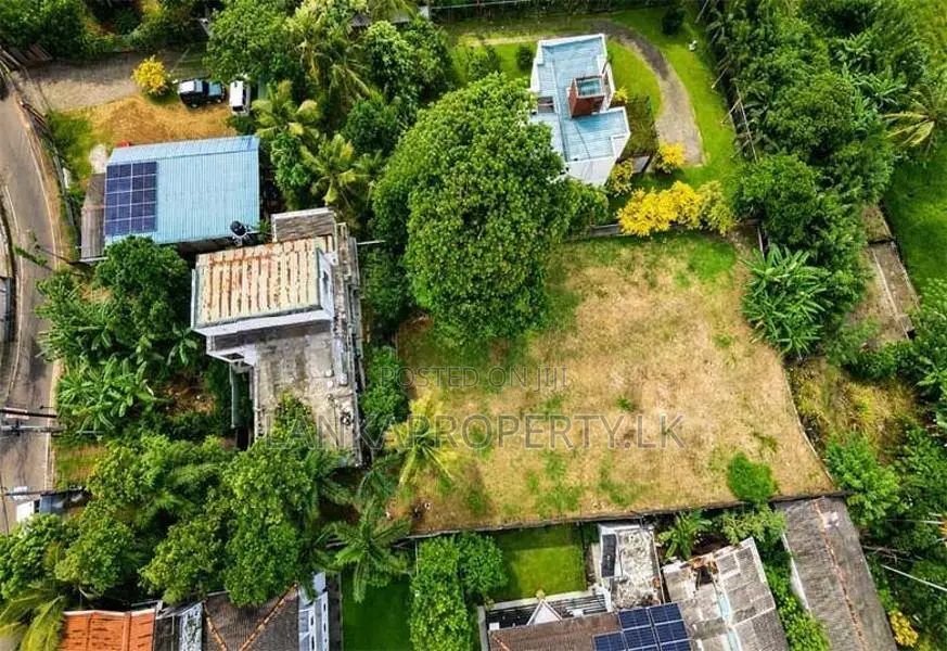 11,11 and 12 Perches Residential Lands for Sale – Thalawathugoda