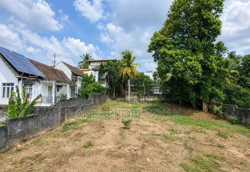 11,11 and 12 Perches Residential Lands for Sale – Thalawathugoda