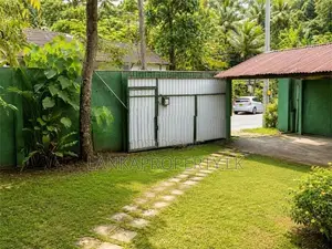 18 Perches Semi Commercial Property for Sale in Kegalle