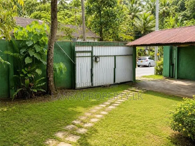 18 Perches Semi Commercial Property for Sale in Kegalle