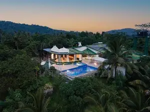 6.4 Acre Estate with a Luxury Bungalow for Sale in Mahawela Matale.