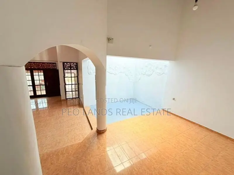 (SH1581) Two Storey House for Sale in Kalalgoda road Thalawathugoda
