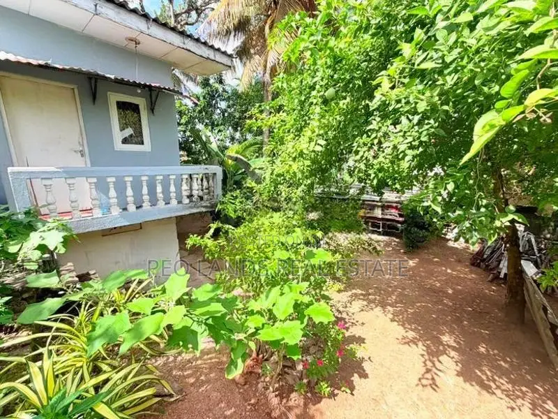 (SL1580) 20 Perche Land for Sale in Pelawatta Battaramulla