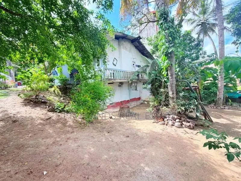 (SL1580) 20 Perche Land for Sale in Pelawatta Battaramulla