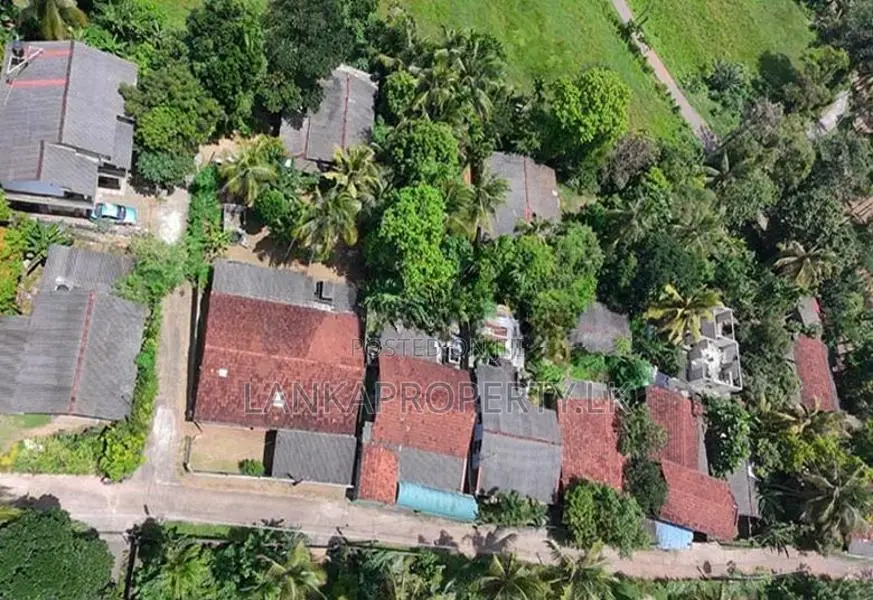 20 Perches Land with a simple single-storey house for sale in Yakkala