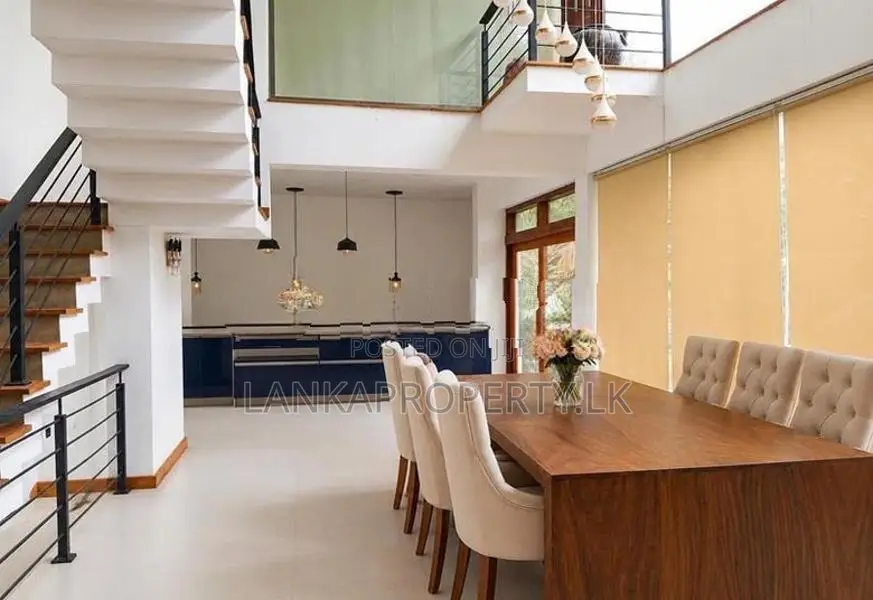 Luxury Four Storey House for Sale in Pagoda Road Pitakotte Nugegoda.