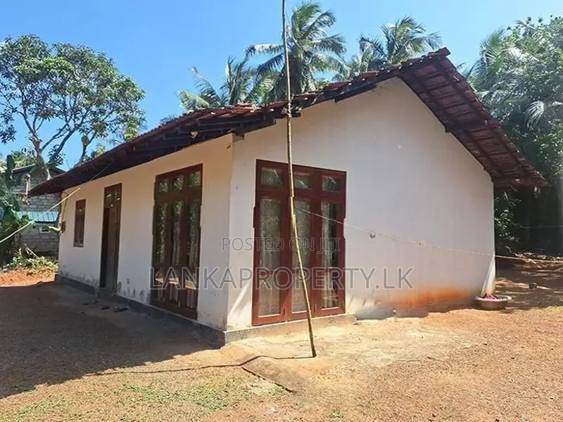 Basic House for Sale – Thammitawatte, Hunumulla (Badalgama)