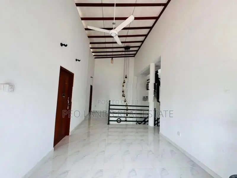 (AR285) Two Storey House for Rent in Kahathuduwa