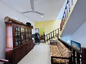 නගරයට ආසන්නව සුඛෝපභෝගී නවීනපන්නයේ දෙමහල් නිවසක් විකිණීමට - Piliyandala